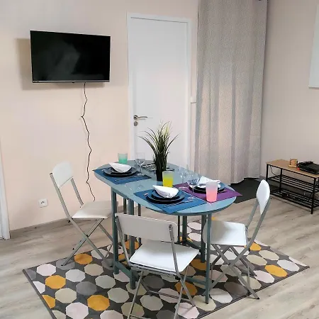 Apartment Lovely Flat Nearby Paris Fully Redone With Free Parking On Premises And Balcony