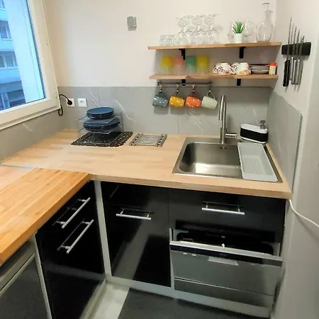 Lovely Flat Nearby Paris Fully Redone With Free Parking On Premises And Balcony