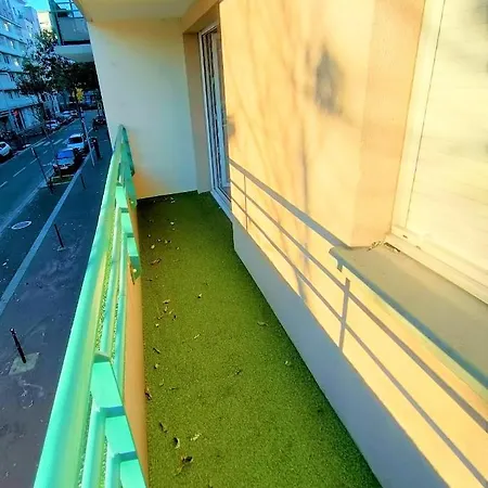 Lovely Flat Nearby Paris Fully Redone With Free Parking On Premises And Balcony
